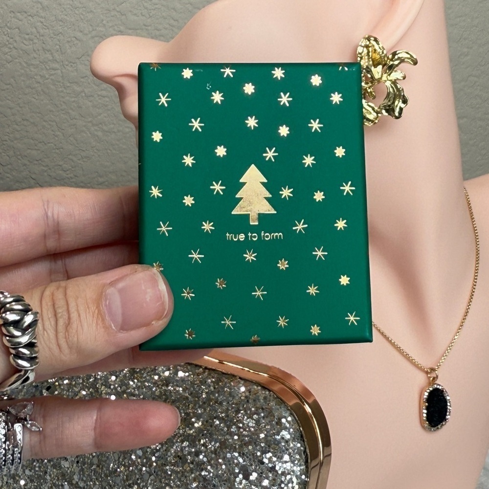โ๏ธ๐ True to Form Cat Christmas Earrings ๐ - Picture 4 of 5